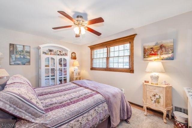 9 Mcatee Ln, Wanaque Boro, NJ 07465