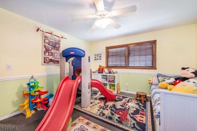 9 Mcatee Ln, Wanaque Boro, NJ 07465