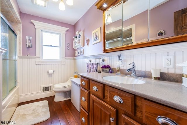 9 Mcatee Ln, Wanaque Boro, NJ 07465