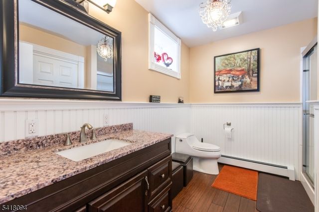 9 Mcatee Ln, Wanaque Boro, NJ 07465