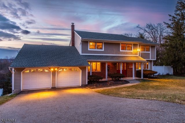 9 Mcatee Ln, Wanaque Boro, NJ 07465