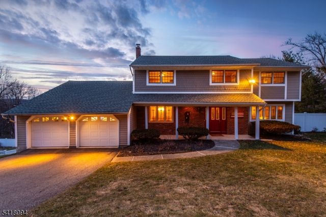 9 Mcatee Ln, Wanaque Boro, NJ 07465