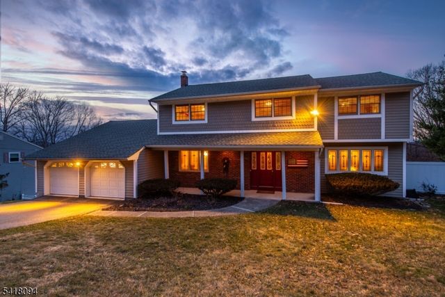 9 Mcatee Ln, Wanaque Boro, NJ 07465