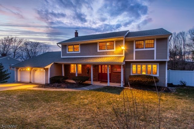 9 Mcatee Ln, Wanaque Boro, NJ 07465