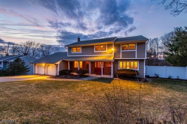 9 Mcatee Ln, Wanaque Boro, NJ 07465