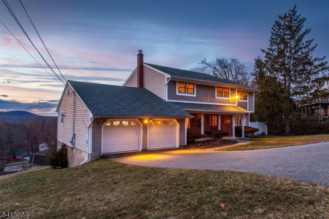 9 Mcatee Ln, Wanaque Boro, NJ 07465