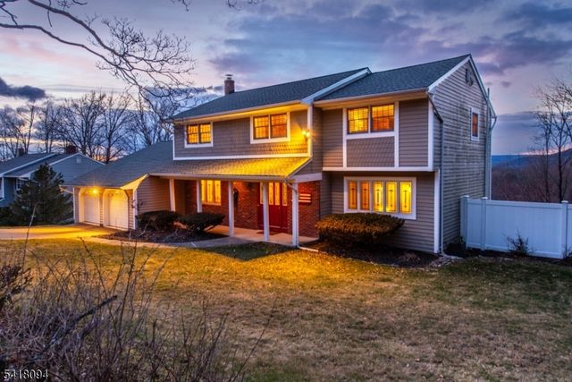 9 Mcatee Ln, Wanaque Boro, NJ 07465