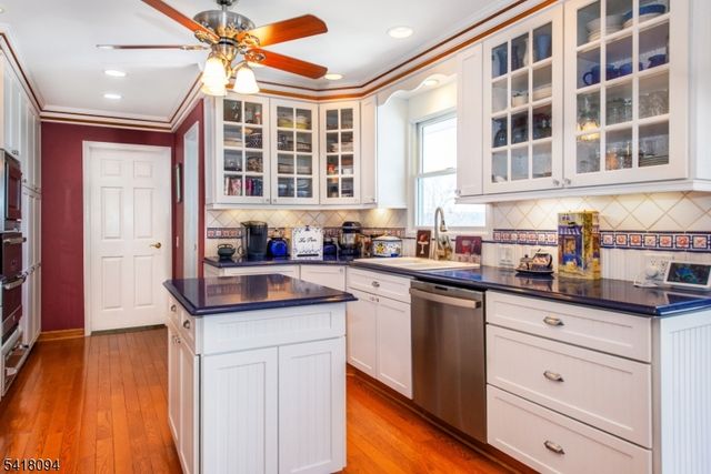 9 Mcatee Ln, Wanaque Boro, NJ 07465