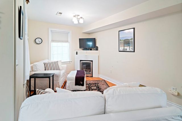405 E 3rd St 2, Boston, MA 02127