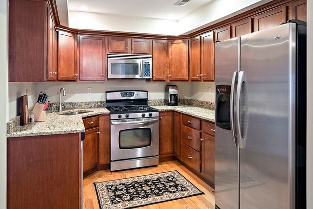 405 E 3rd St 2, Boston, MA 02127