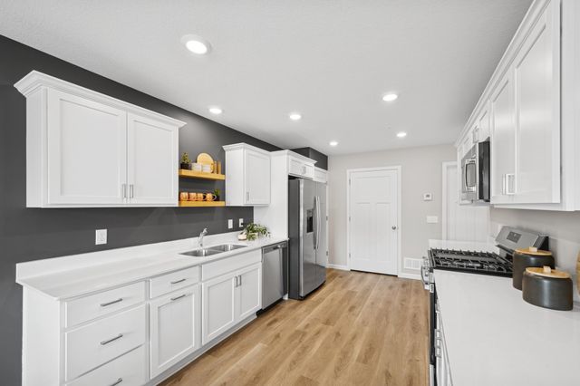 2008 Apple Lane, Montrose, MN 55363