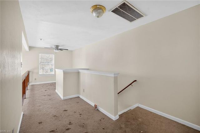 104 White Ridge LN, Yorktown, VA 23693