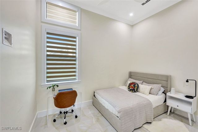 2546 4th ST NW, Naples, FL 34120