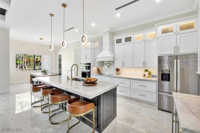 2546 4th ST NW, Naples, FL 34120