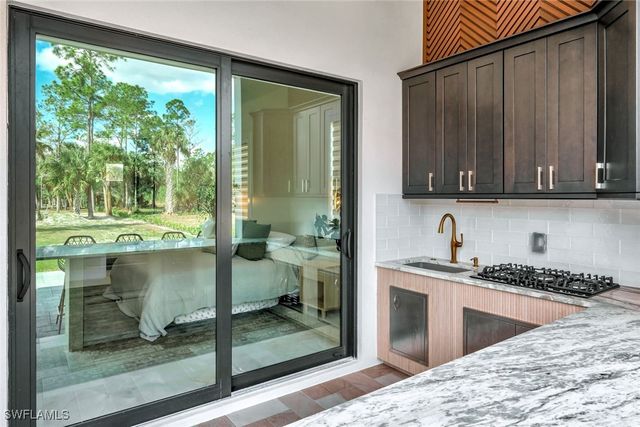 2546 4th ST NW, Naples, FL 34120