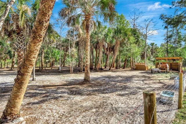 2546 4th ST NW, Naples, FL 34120