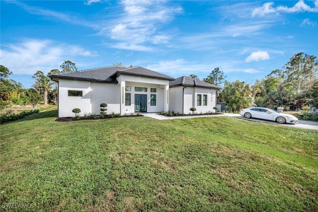 2546 4th ST NW, Naples, FL 34120