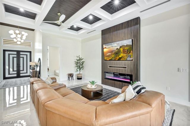 2546 4th ST NW, Naples, FL 34120