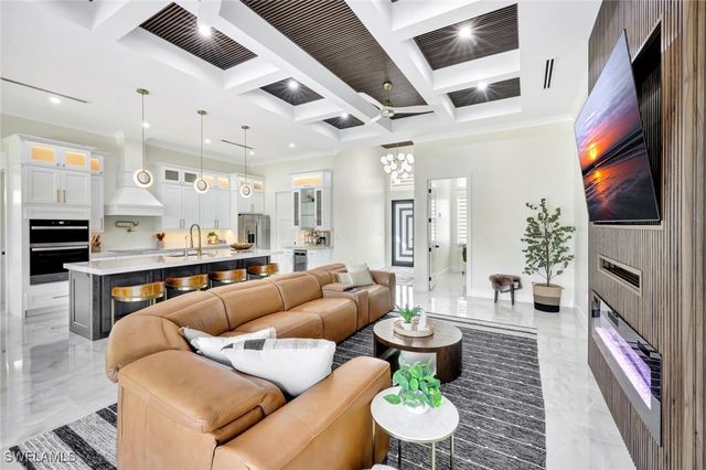 2546 4th ST NW, Naples, FL 34120