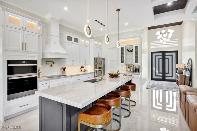 2546 4th ST NW, Naples, FL 34120