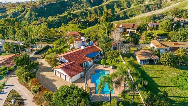 860 Reposado Drive, La Habra Heights, CA 90631