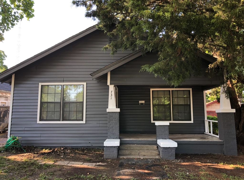 731 E Lowden Street, Fort Worth, TX 76104