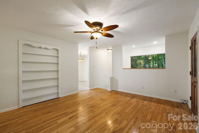 10 Botany View Court, Asheville, NC 28805