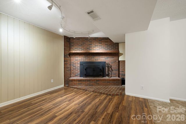 10 Botany View Court, Asheville, NC 28805