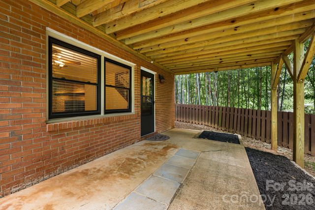 10 Botany View Court, Asheville, NC 28805