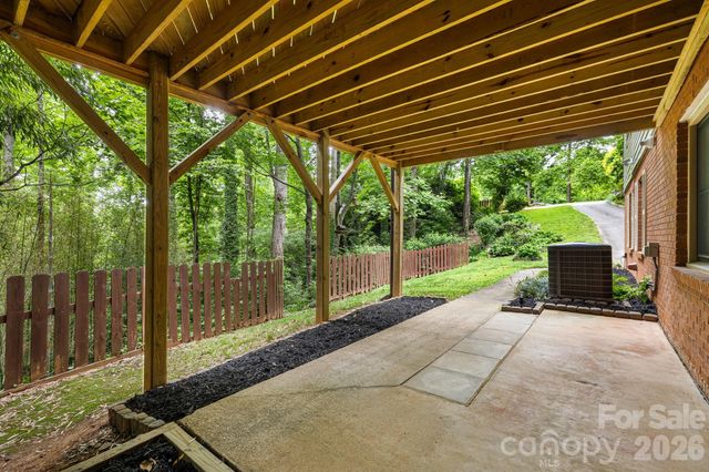 10 Botany View Court, Asheville, NC 28805