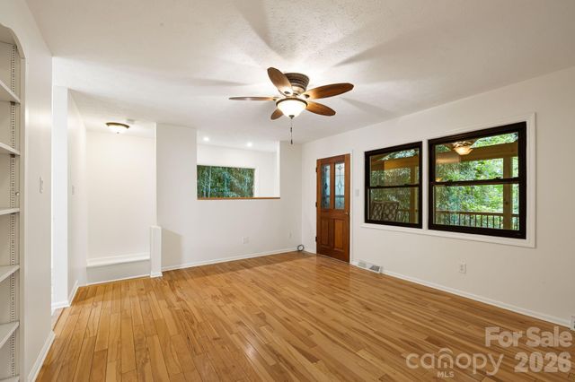 10 Botany View Court, Asheville, NC 28805