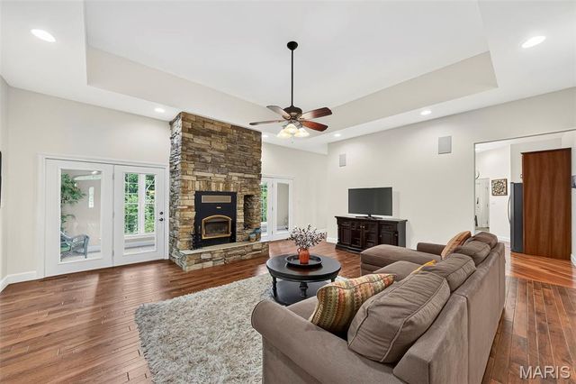 3840 Rooster Ridge Lane, Defiance, MO 63341