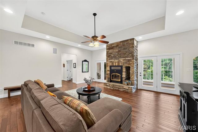 3840 Rooster Ridge Lane, Defiance, MO 63341