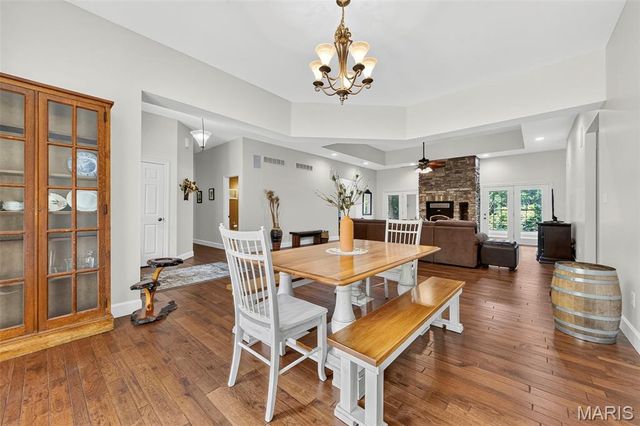 3840 Rooster Ridge Lane, Defiance, MO 63341