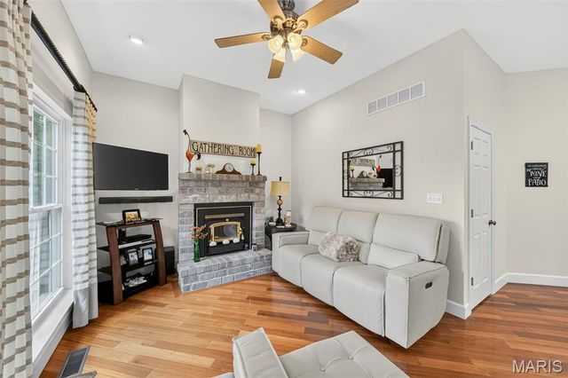 3840 Rooster Ridge Lane, Defiance, MO 63341