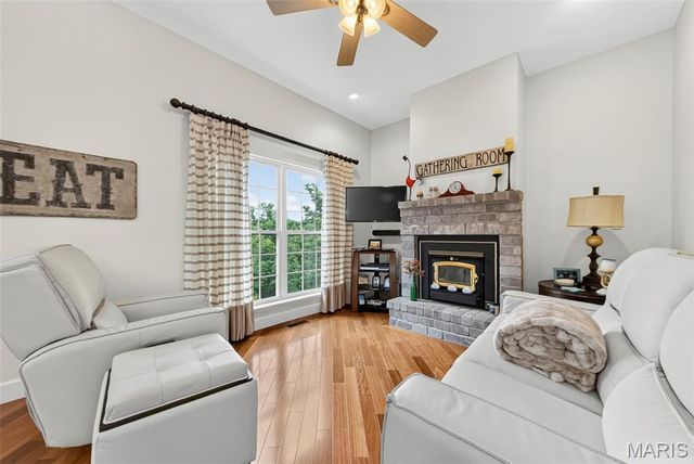 3840 Rooster Ridge Lane, Defiance, MO 63341