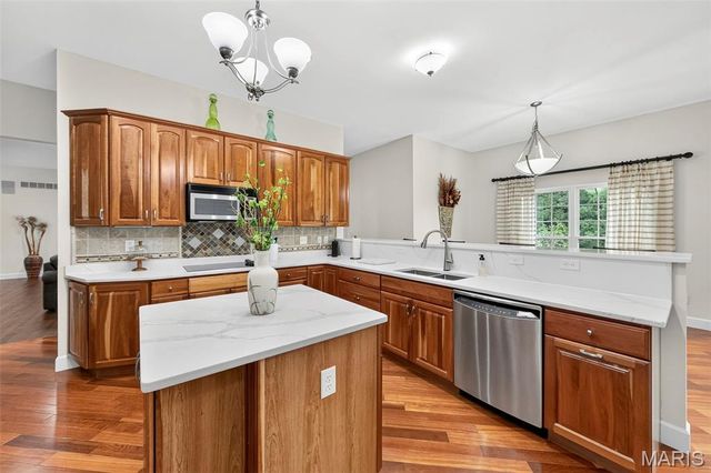 3840 Rooster Ridge Lane, Defiance, MO 63341
