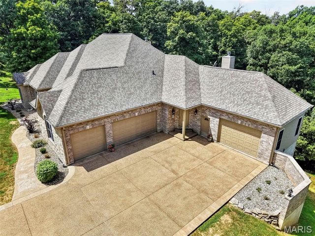 3840 Rooster Ridge Lane, Defiance, MO 63341