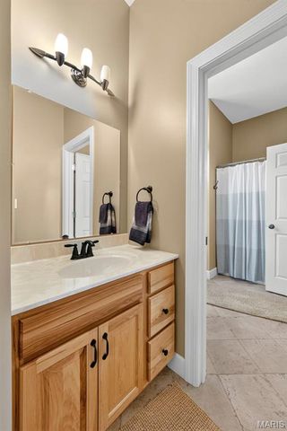 3840 Rooster Ridge Lane, Defiance, MO 63341