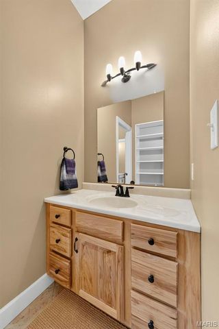 3840 Rooster Ridge Lane, Defiance, MO 63341