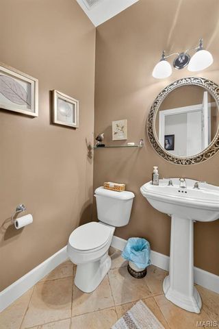 3840 Rooster Ridge Lane, Defiance, MO 63341