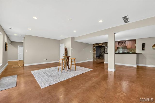 3840 Rooster Ridge Lane, Defiance, MO 63341
