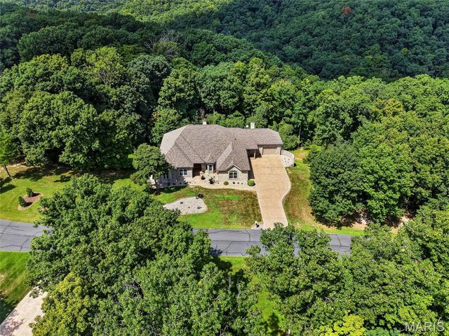 3840 Rooster Ridge Lane, Defiance, MO 63341