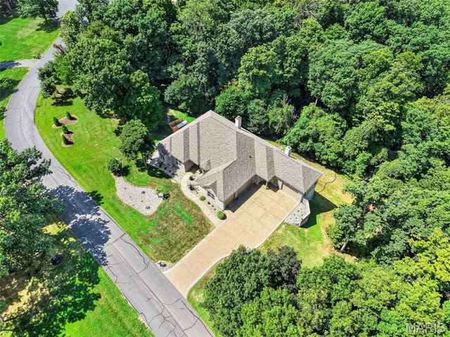 3840 Rooster Ridge Lane, Defiance, MO 63341