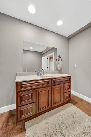 3840 Rooster Ridge Lane, Defiance, MO 63341