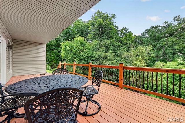 3840 Rooster Ridge Lane, Defiance, MO 63341