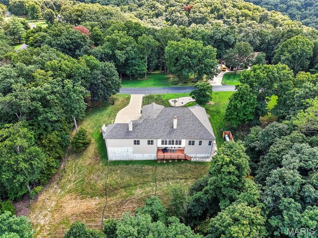 3840 Rooster Ridge Lane, Defiance, MO 63341