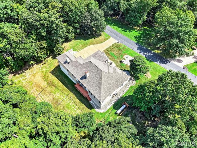 3840 Rooster Ridge Lane, Defiance, MO 63341
