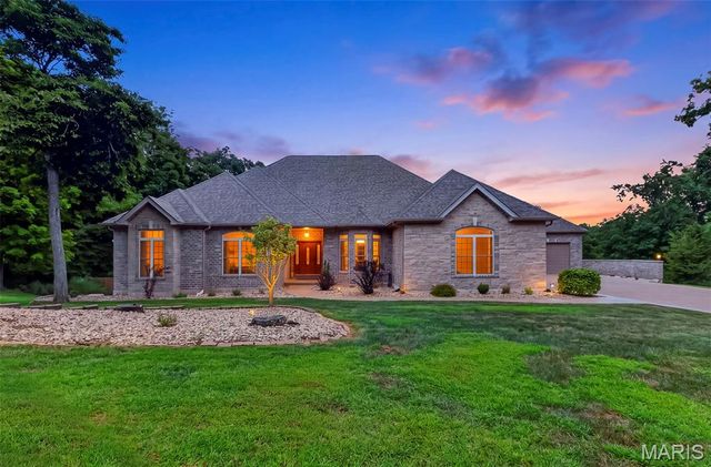 3840 Rooster Ridge Lane, Defiance, MO 63341