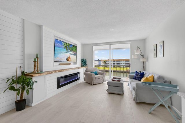 100 Paradise Harbour Boulevard 307, North Palm Beach, FL 33408